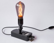 Kinkiet ze starego omomierza