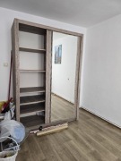 Szafa przesuwna z lustrami