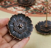 KWIAT LOTOSU MAŁY STOJAK - Podstawka na Kadzidełka Kadzielnica