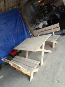 Sprzedam stol z lawkami