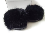 Klapki z naturalnym futrem 40