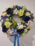 Wianek wiosenny na drzwi kwiaty