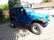 rama z zespołem napędowym kołami i silnikiem jeep wrangler
