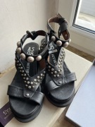 Czarne, skórzane sandały z ćwiekami, r. 36, A.S.98