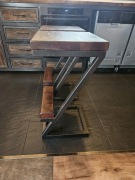 Sprzedam 2 hokery barowe stal i drewno dębowe