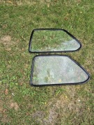 Szyba boczna tylna lewa prawa VW Golf I 3 drzwiowy