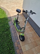 Hulajnoga elektryczna z siodełkiem 