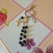 Brelok z 10kiem różańca z krzyżykiem i 2ma wizerunkami MB z Gwadelupe.Meksy