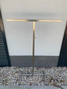 Regulowany Stojak Sklepowy Na Ubrania 