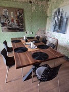 Stół z orzecha amerykańskiego z nierównymi brzegami , 220x110