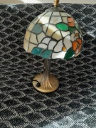 Lampa nocna witrażowa w stylu Tiffany, używana