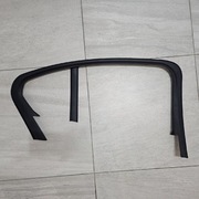 Ramka szyby drzwi lewy tył bmw g20