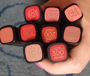 Pomadki/szminki do ust w kolorze czerwonym