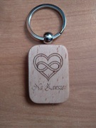 Drewniany breloczek z grawerem „Na zawsze” – ręcznie grawerowany