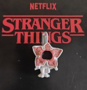 Figurka Demogorgon Spinacz Kinder Joy Stranger Things 