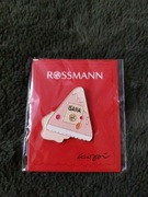 Pin maska Rossmann 