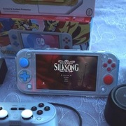 NINTENDO SWITCH Lite Zacian And Zamazenta + Hollow Knight SILKSONG