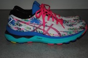 Buty do biegania Asics Gel-Nimbus 24 roz 39 kolor Injection