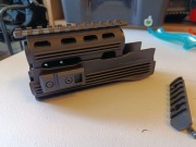 Łoże przednie z szynami RIS AK-47 CYMA cm028