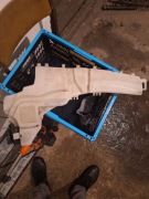 Zbiorniczek na płyn do spryskiwacza ford focus mk2