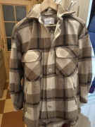 Kurtka koszulowa w kratkę ze stradivarius