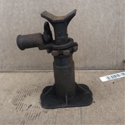 Stary zabytek techniki zabytkowy lewarek podnośnik mechaniczny zębatkowy