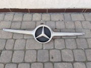 Mercedes W176 lift  Atrapa grill ,chrom znaczek A1768880085