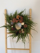 Naturalny wianek z iglastych gałązek – średnica ok. 25 cm