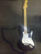 Fender Player Series Strat HSS MN BLK + TUNER + KABEL