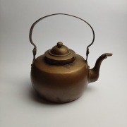 Stary miedziany ozdobny czajnik - stan dobry