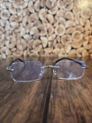 Ekskluzywne Okulary Bezoprawkowe – Srebrne detale – Styl Diamond Cut