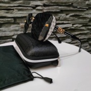 Nowe stylowe okulary przeciwsłoneczne z etui 