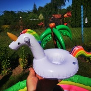 Dmuchana podstawka pod kubek jednorożec 