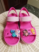 Sandały dziewczęce crocs J1 32/33 + przypinki 