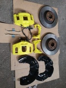 A6 C6 hamulce swap 245 330 a 8 D3