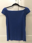 Bluzka z opuszczanymi rękawkami marki Massimo Dutti.