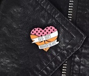 Unikatowa nowa przypinka igłowa BIG BUTT BIGGER HEART   , PIN-UP GIRL 