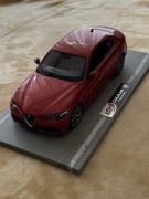 Alfa Romeo Giulia Veloce Rosso Monz 1:18 BBR 1/18