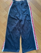 Reserved 164 czarne szerokie dresowe spodnie z lampasem