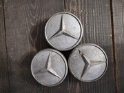 Metalowy dekielek kapsel Mercedes
