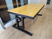 Stół "Tensegrity" (Lewitujący stolik)