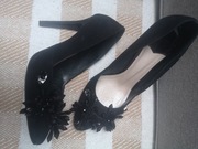 Buciki biżuteryjne z kamieniami 