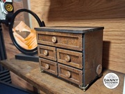 Mini drewniana komoda 5 szuflad szkatułka na drobiazgi biżuterię