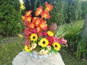 Kompozycja na cmentarz wiązanka grób w koszyku