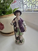 Figurka porcelanowa młodzieniec Sitzendorf