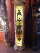 Piękna - grecka - antyczna kolumna - regał - półka