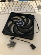Arctic P14 Slim PWM PST