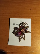 Piękna broszka pająk 