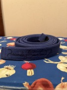 Pas niebieski z autografem Ricardo Cavalcanti