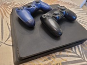 Playstation 4 500GB + 2 pady